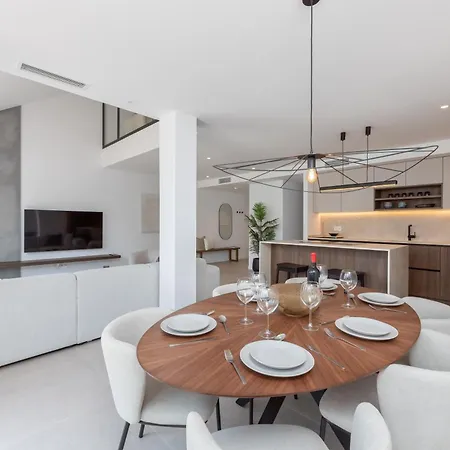 Modern Family Friendly Townhouse In Nueva Andalucia Villa Marbella