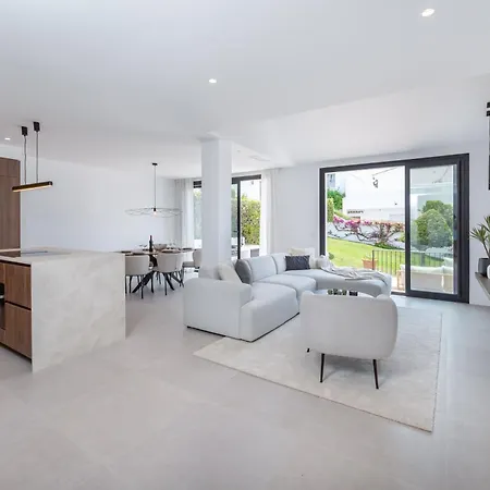 Modern Family Friendly Townhouse In Nueva Andalucia Marbella