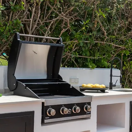 Modern Family Friendly Townhouse In Nueva Andalucia Villa Marbella