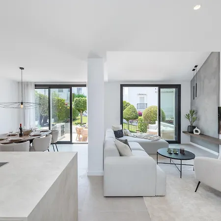 Modern Family Friendly Townhouse In Nueva Andalucia Villa Marbella