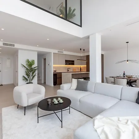 Modern Family Friendly Townhouse In Nueva Andalucia Villa